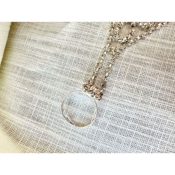 Finger chain bracelet with rhinestones - Picture 3 of 4